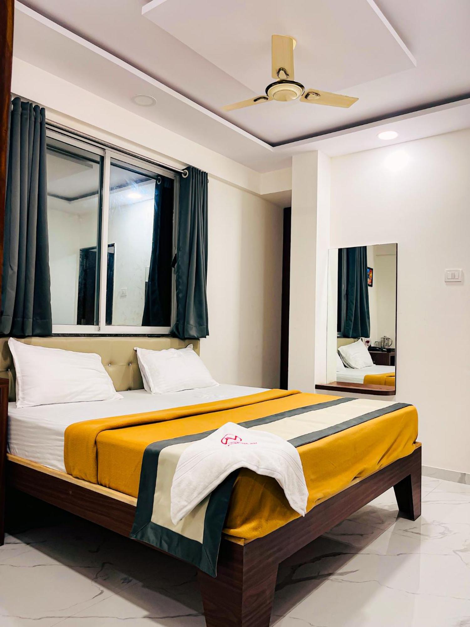 Fortuna Inn Manage By Sn Hospitality Наві-Мумбаї Екстер'єр фото